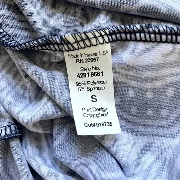 Tori Richard Honolulu Hawaiian Black and White Sleeveless Blouse - Picture 5 of 5